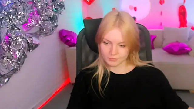 Snapshot of GraceGlamour chatting on February 22, 2025, 8:18 am GraceGlamour online show from February 22, 2025, 8:18 am