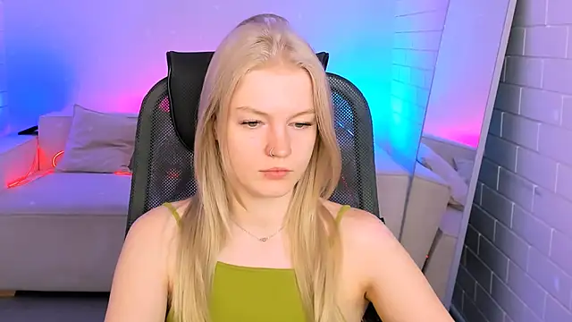 Snapshot of GraceGlamour chatting on November 14, 2025, 5:11 am GraceGlamour online show from November 14, 2025, 5:11 am