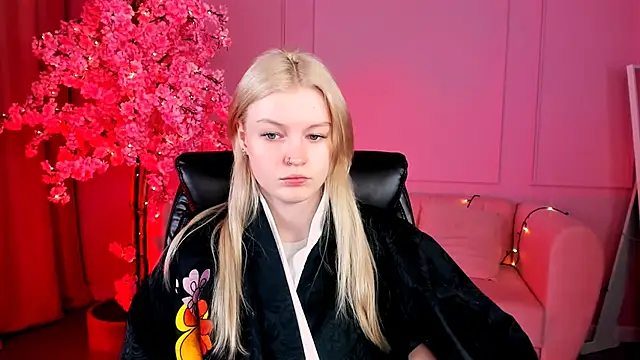 Snapshot of GraceGlamour chatting on March 22, 2025, 5:06 am GraceGlamour online show from March 22, 2025, 5:06 am