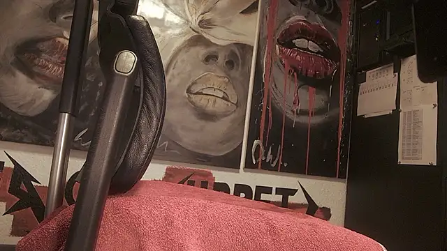 Snapshot of dani4334 chatting on February 10, 2026, 12:15 pm dani4334 online show from February 10, 2026, 12:15 pm