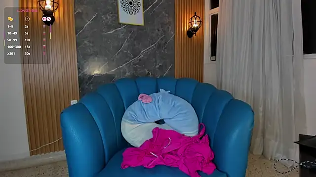Snapshot of Julie_Markk chatting on May 6, 2026, 8:24 pm Julie Markk online show from May 6, 2026, 8:24 pm