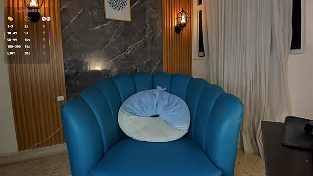 Julie Markk online show from April 15, 2026, 7:58 pm