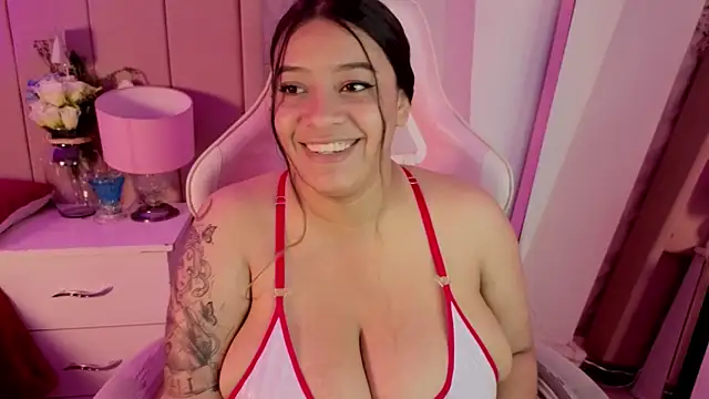 Snapshot of MollyBigBoobs12 chatting on June 2, 2026, 9:59 pm MollyBigBoobs12 online show from June 2, 2026, 9:59 pm