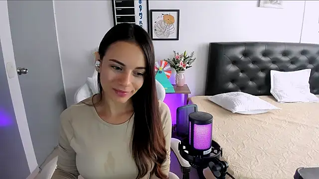 Snapshot of Sara_lopez_28 chatting on February 7, 2026, 2:03 pm Sara lopez 28 online show from February 7, 2026, 2:03 pm