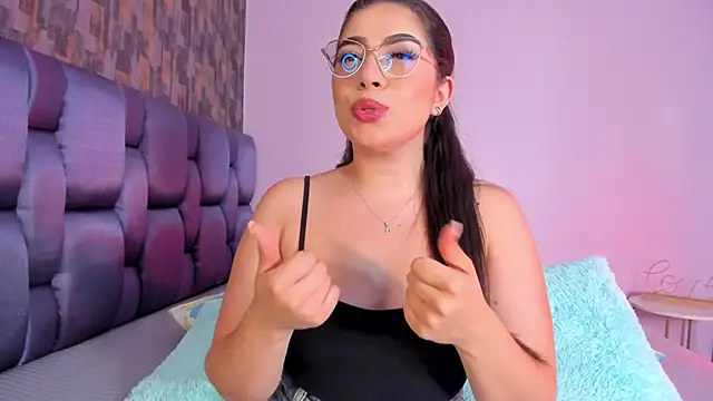 Snapshot of IsabellaAnngel chatting on September 12, 2025, 6:18 pm IsabellaAnngel online show from September 12, 2025, 6:18 pm