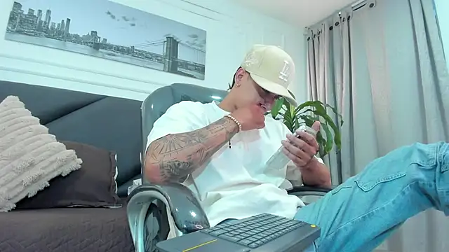 Damian23   online show from November 12, 2025, 11:25 am