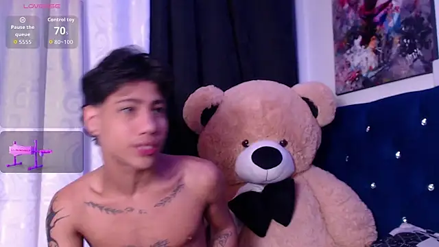 Snapshot of Sexys_Boys_Hot1 chatting on November 14, 2025, 2:59 am Sexys Boys Hot1 online show from November 14, 2025, 2:59 am