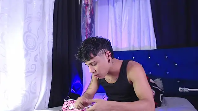 Snapshot of Sexys_Boys_Hot1 chatting on February 22, 2026, 1:41 am Sexys Boys Hot1 online show from February 22, 2026, 1:41 am