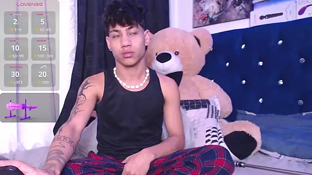 Snapshot of Sexys_Boys_Hot1 chatting on November 7, 2025, 2:38 am Sexys Boys Hot1 online show from November 7, 2025, 2:38 am