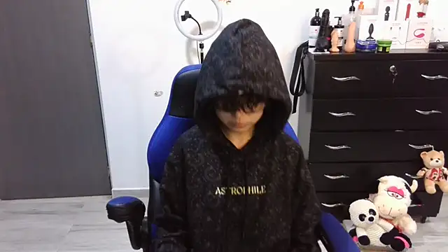 Snapshot of thomascooper7 chatting on September 18, 2025, 6:33 pm thomascooper7 online show from September 18, 2025, 6:33 pm