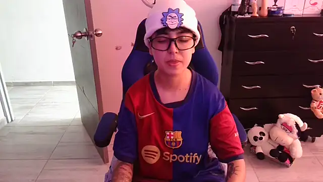 Snapshot of thomascooper7 chatting on November 19, 2025, 5:02 pm thomascooper7 online show from November 19, 2025, 5:02 pm