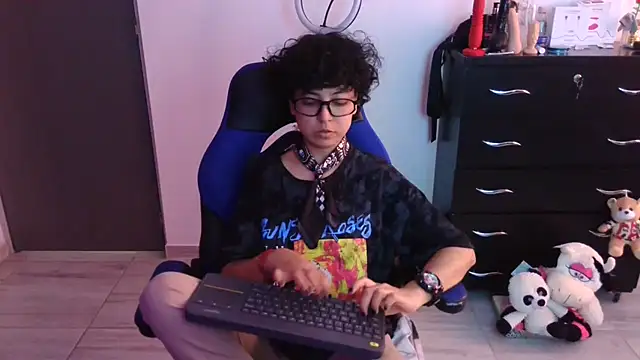 thomascooper7 online show from March 20, 2026, 7:37 pm