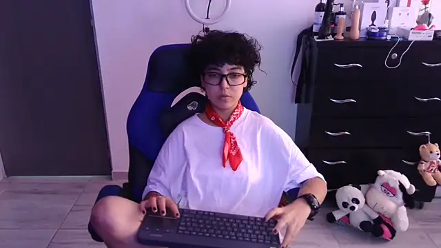 thomascooper7 online show from February 25, 2026, 7:14 pm