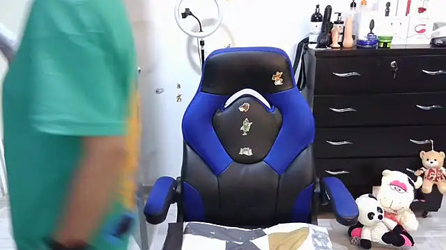 Snapshot of thomascooper7 chatting on September 19, 2025, 7:07 pm thomascooper7 online show from September 19, 2025, 7:07 pm