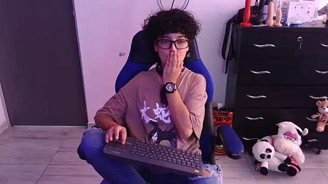 thomascooper7 online show from March 15, 2026, 6:26 pm