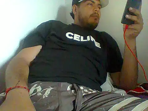 Snapshot of granslam_ chatting on November 1, 2025, 10:25 pm granslam online show from November 1, 2025, 10:25 pm