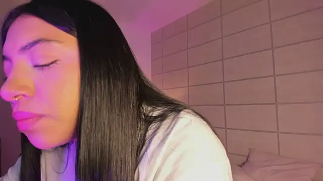 Snapshot of Christine_Laam chatting on July 13, 2026, 12:04 pm Christine Laam online show from July 13, 2026, 12:04 pm