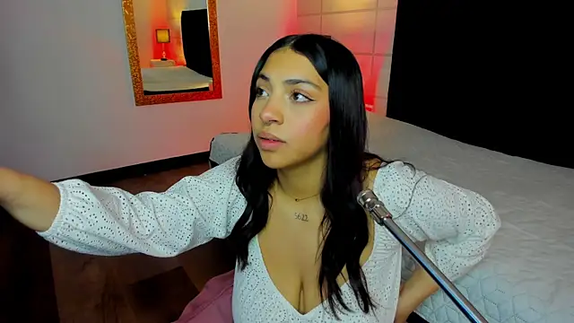 Snapshot of Christine_Laam chatting on October 13, 2025, 12:07 pm Christine Laam online show from October 13, 2025, 12:07 pm