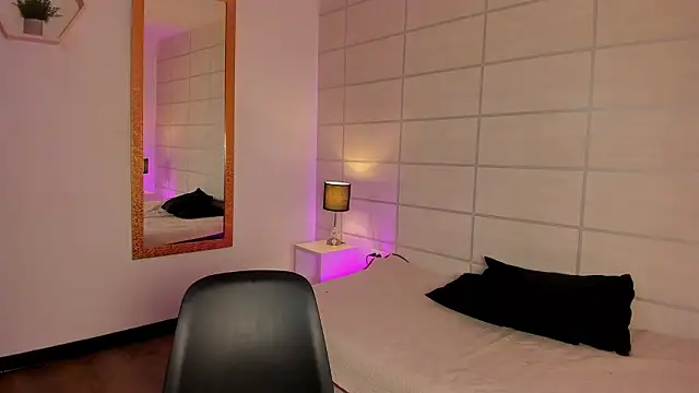 Christine Laam online show from March 30, 2026, 11:44 am