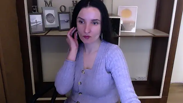 LaimaV  online show from April 22, 2026, 9:21 pm