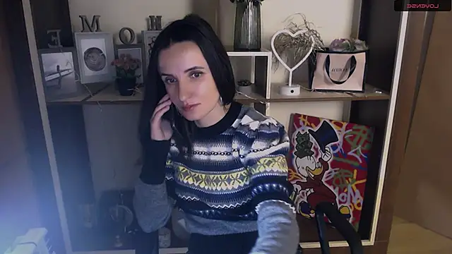 LaimaV  online show from December 15, 2024, 1:11 pm