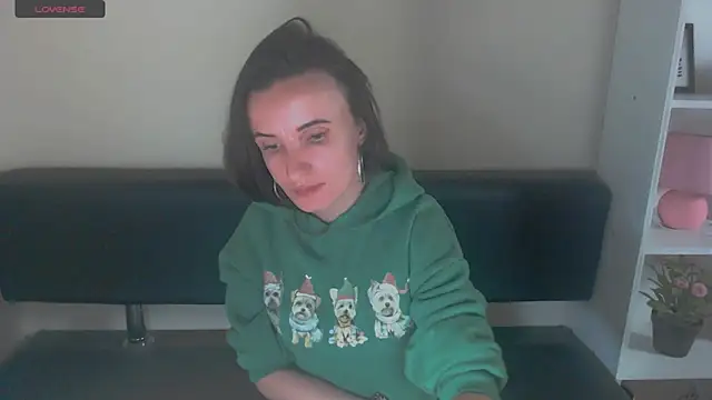 LaimaV  online show from December 21, 2024, 4:46 pm