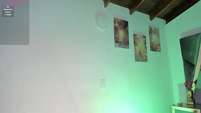 Snapshot of Milan_ebony chatting on March 19, 2025, 11:28 am Milan ebony online show from March 19, 2025, 11:28 am