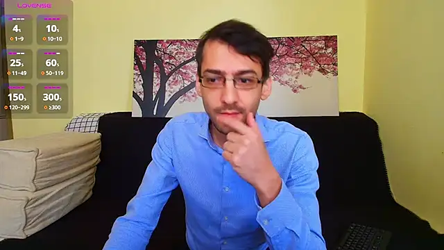 Snapshot of HungEddy chatting on November 25, 2025, 9:09 am HungEddy online show from November 25, 2025, 9:09 am