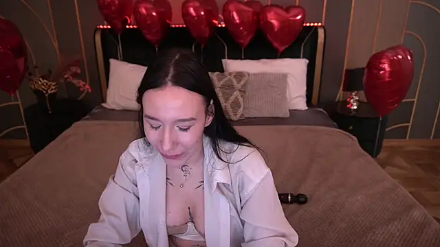 NikkiGoldSide online show from February 11, 2026, 12:32 am