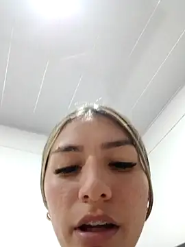 GIRL DONCELLA online show from December 31, 2024, 10:23 pm