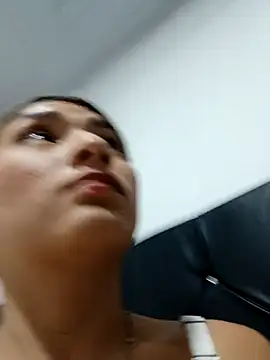 GIRL DONCELLA online show from February 17, 2025, 10:05 pm