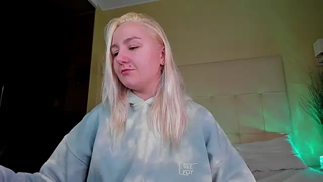 Snapshot of Debbie_Taylor chatting on November 29, 2025, 5:13 pm Debbie Taylor online show from November 29, 2025, 5:13 pm