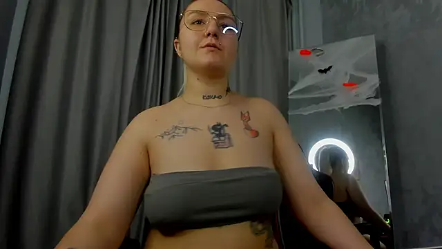 Snapshot of Debbie_Taylor chatting on October 30, 2025, 3:09 pm Debbie Taylor online show from October 30, 2025, 3:09 pm