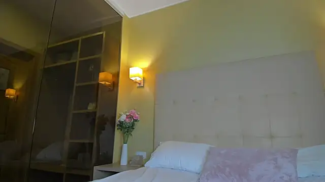 Snapshot of Debbie_Taylor chatting on December 2, 2025, 7:04 pm Debbie Taylor online show from December 2, 2025, 7:04 pm