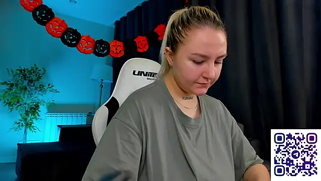 Snapshot of Debbie_Taylor chatting on October 31, 2025, 3:08 pm Debbie Taylor online show from October 31, 2025, 3:08 pm