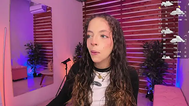 Sapphire Venuss online show from November 7, 2025, 2:16 am