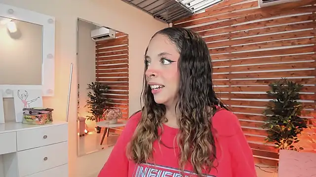 Sapphire Venuss online show from March 15, 2025, 10:11 pm