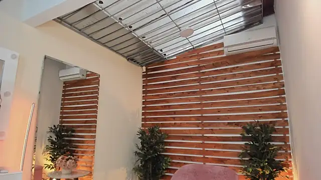 Sapphire Venuss online show from March 7, 2025, 9:59 pm