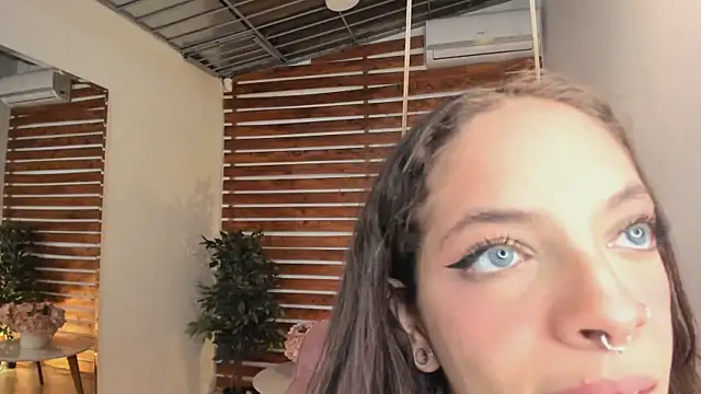 Sapphire Venuss online show from February 27, 2025, 1:41 am