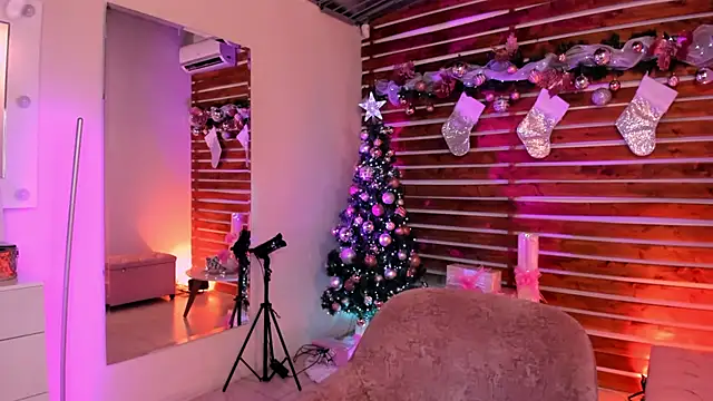 Sapphire Venuss online show from December 21, 2025, 1:19 am