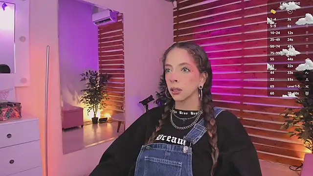 Sapphire Venuss online show from November 19, 2025, 12:43 am