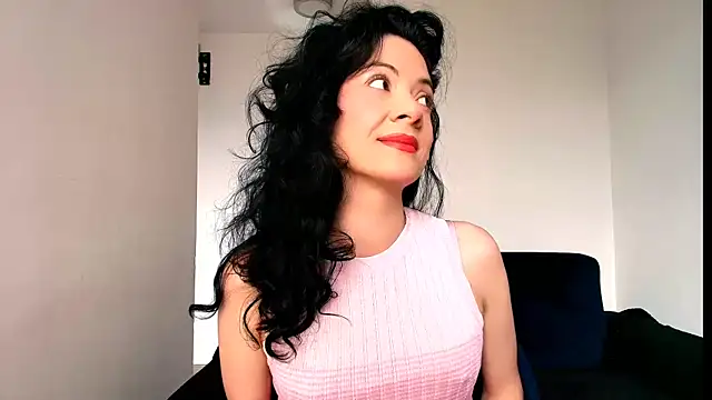 miabeautyxx online show from April 6, 2026, 1:23 pm