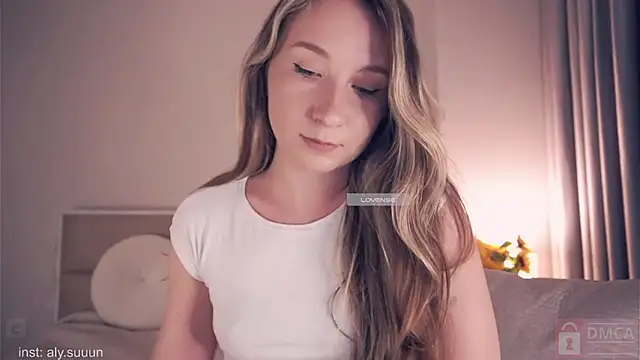 alysuuun online show from October 5, 2025, 6:42 pm