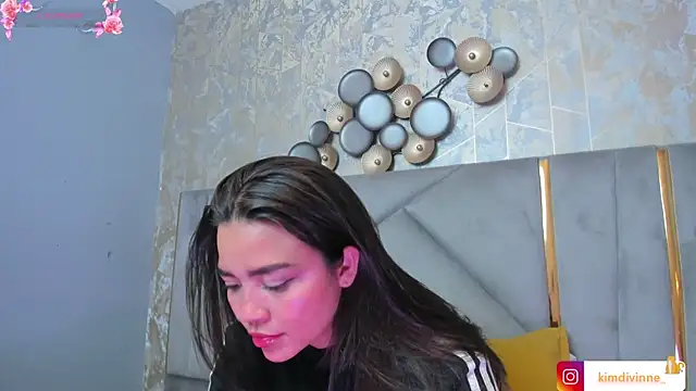 Snapshot of KimDevinne chatting on November 13, 2025, 1:53 am KimDevinne online show from November 13, 2025, 1:53 am