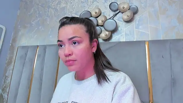 KimDevinne online show from January 11, 2026, 2:18 am