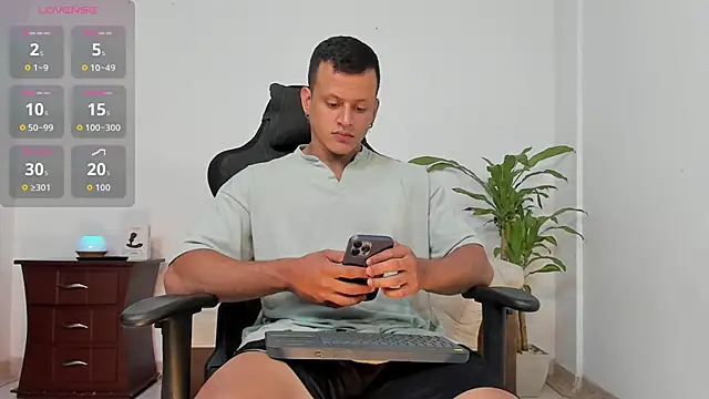 Alex towers online show from October 11, 2025, 2:23 am