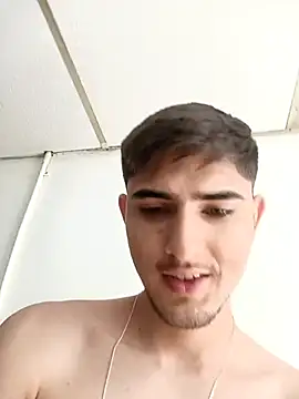 PhilipRich online show from October 28, 2025, 3:33 pm