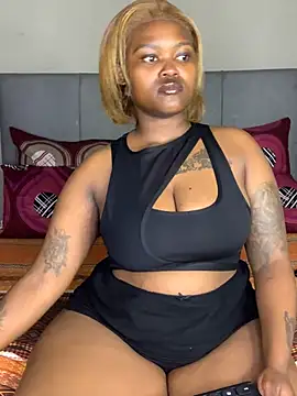 Snapshot of ThickPearlx23 chatting on July 28, 2026, 5:12 pm ThickPearlx23 online show from July 28, 2026, 5:12 pm