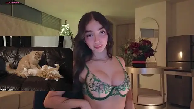 Snapshot of Siny_Moore chatting on December 20, 2025, 1:08 am Siny Moore online show from December 20, 2025, 1:08 am