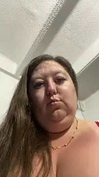 Chloee ep online show from October 26, 2025, 4:02 am